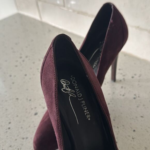 Donald J. Pliner Classic Pumps Heels Stiletto Burgundy Pointy Toe Sz 8.5 Narrow - Picture 9 of 13